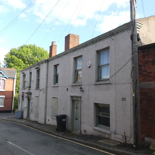 2 and 4, Chapel Street