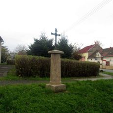 Kříž ve Zbůchu u křižovatky