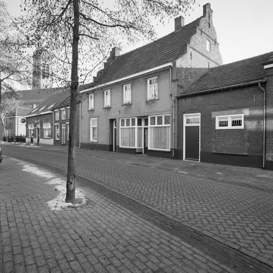 Spoorstraat 9, Vierlingsbeek