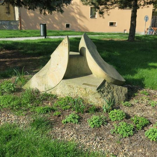 Plastika v parku v Pivovarské ulici v Bílině