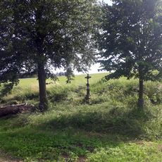 Kříž východně od Velké Chyšky u rybníků