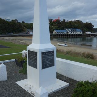 Halfmoon Bay war memorial