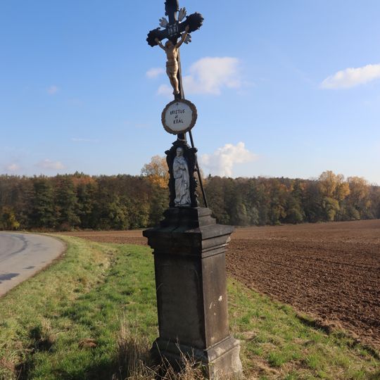 Kříž na křižovatce u Krhova