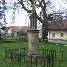 Boží muka v parčíku před MŠ Vyšehořovice