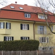Doppelhaus mit Paul-Hösch-Straße 8