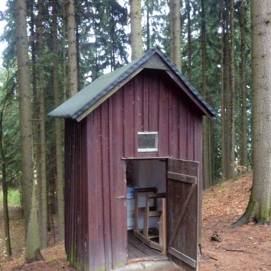 Kaple svaté Anny u lesní cesty jižně od Vlčí Hory