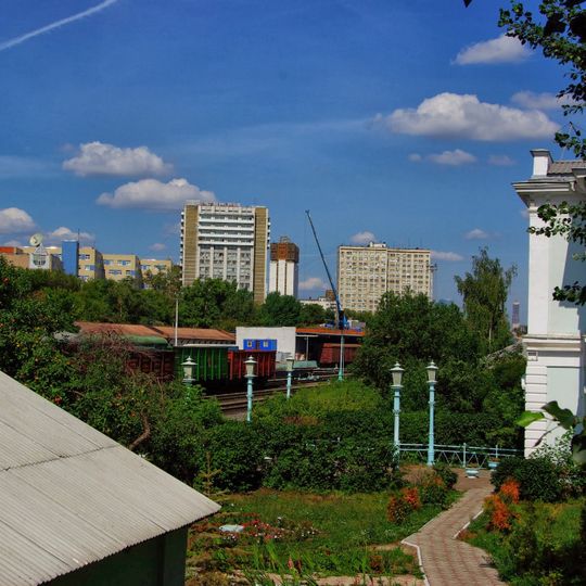 Фонарные столбы перрона