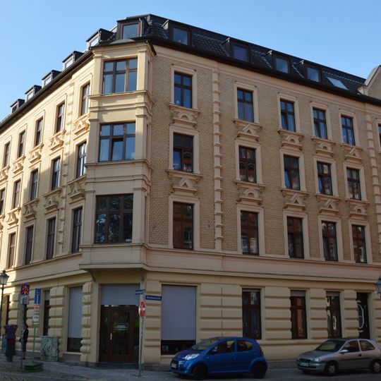 Basedowstraße 24, Klosterbergestraße 16