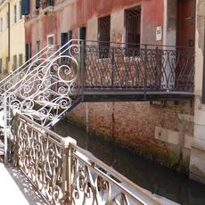Private bridge of Ca' dei Conti at 4428/A