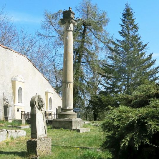 Sloup na hřbitově v Jestřebí
