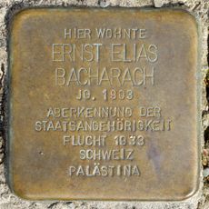 Stolperstein en memoria de Ernst Elias Bacharach