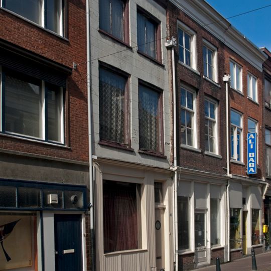 Pand met eenvoudige lijstgevel