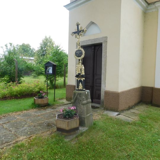 Kříž u kaple v Kejžlicích
