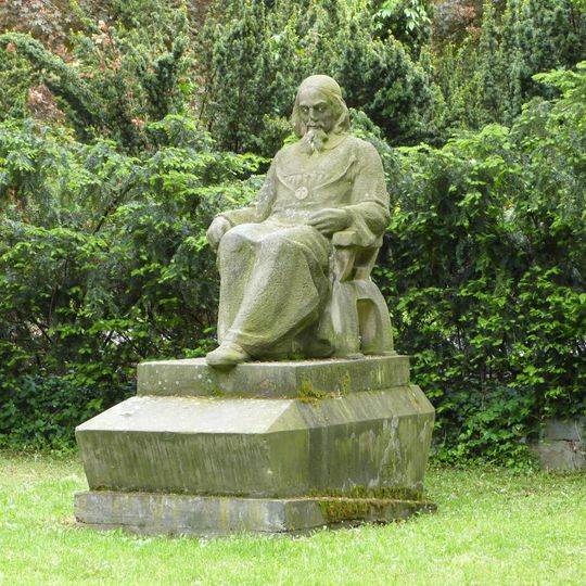 Pomník Jana Ámose Komenského v Komenského parku v Kolíně