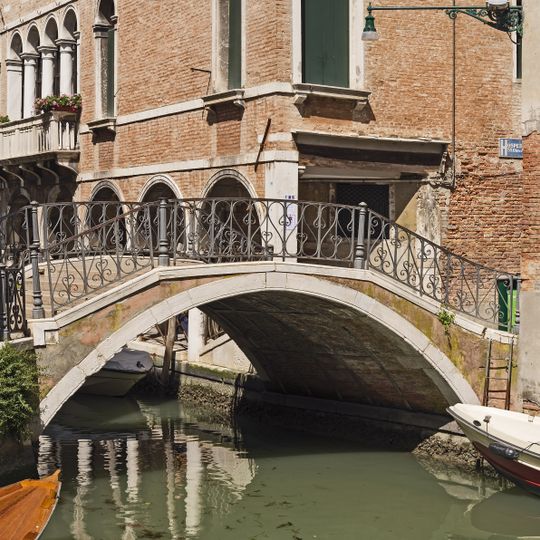 Ponte del Piovan o del Volto