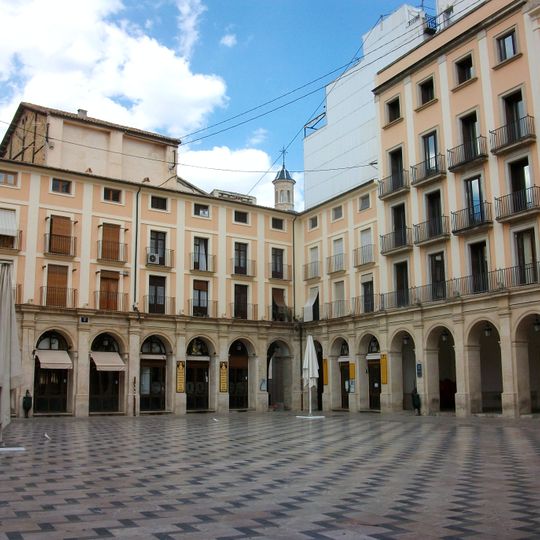 Plaça de Dins