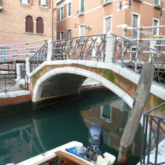 Ponte Ognissanti