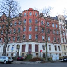 Mietshaus in geschlossener Bebauung in Ecklage mit Vorgarten Hilbersdorfer Straße 56