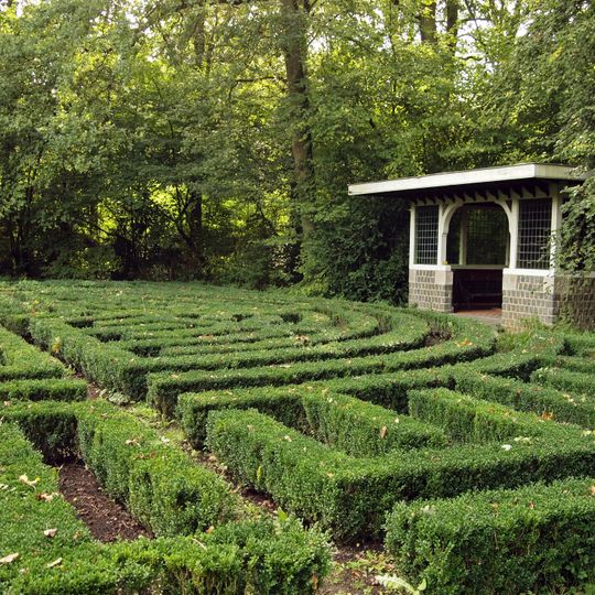 Nijenrode: parkaanleg en labyrinth