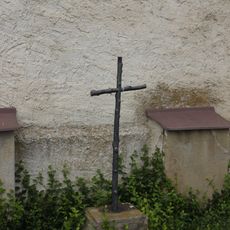 Kříž u kostela svatého Gottharda v Budišově