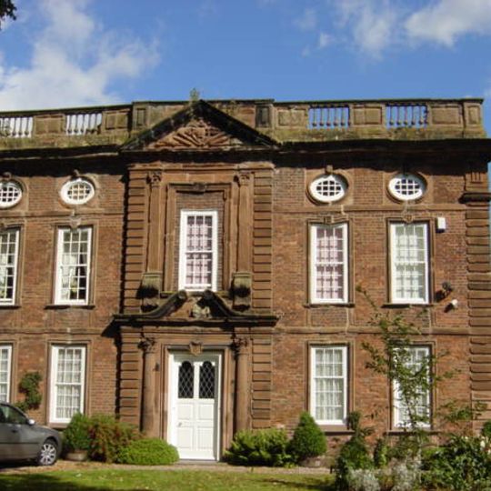 Manor House, Hale