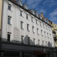 Wohn- und Geschäftshaus