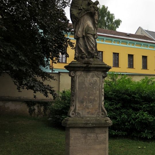 Sochy ze zrušeného mostu přes Jánský potok