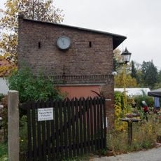 Bauernhof mit Wohnhaus und rückwärtigen Ställen Alt-Hermsdorf 11