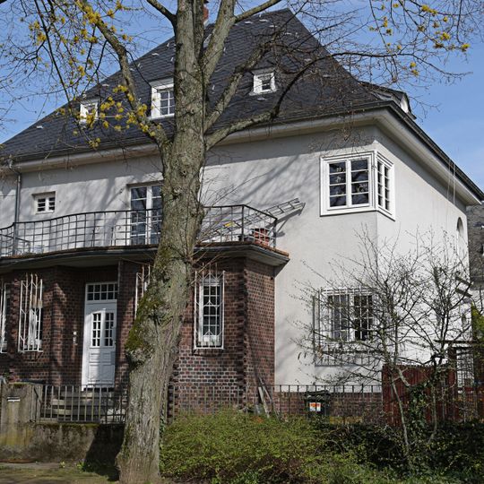 Hindenburgstraße 9 und 11