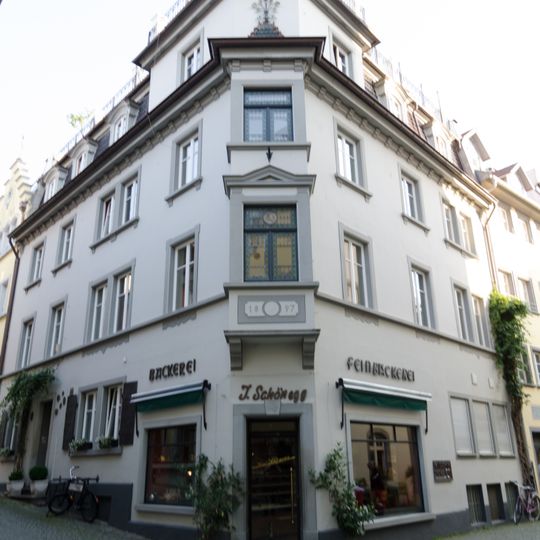 Wohn- und Geschäftshaus