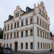 Wohnhaus in Ecklage, mit Torbogen zum Nachbarhaus Gartenstraße 15