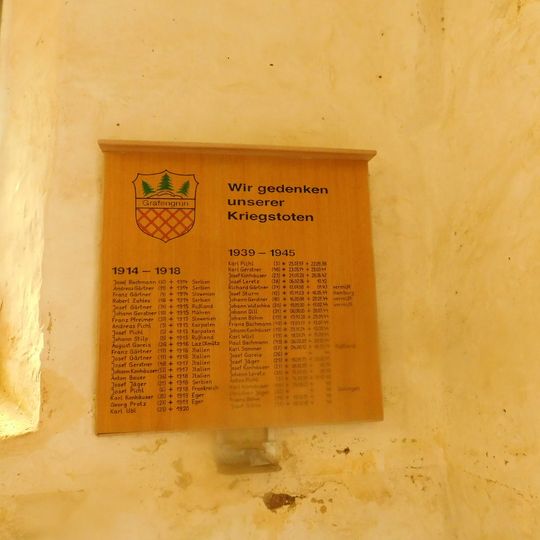 Pamětní deska padlým ve světových válkách z osady Grafengrün v ruině kostela ve Vysoké