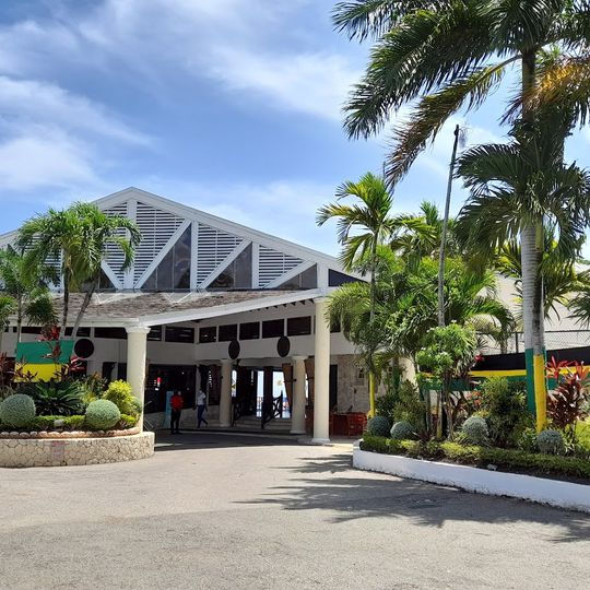 Royal Decameron Club