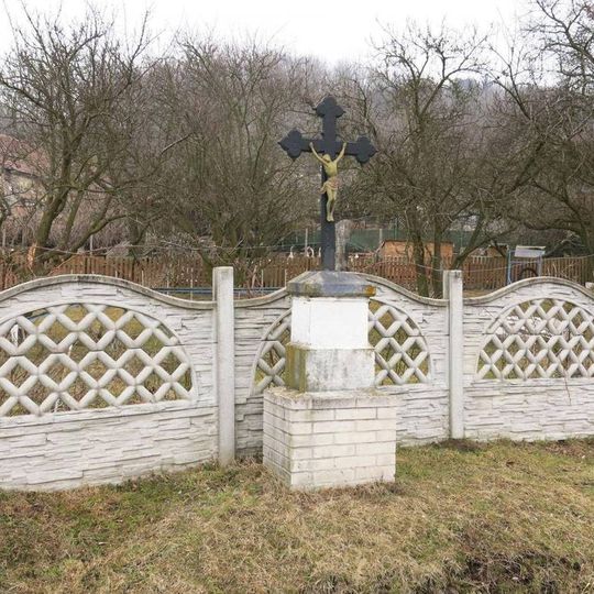 Kříž na východním okraji Lukova