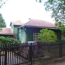 Улица Поленова 10