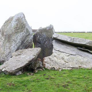 Megalithic tombs Dg. 91, Malin More