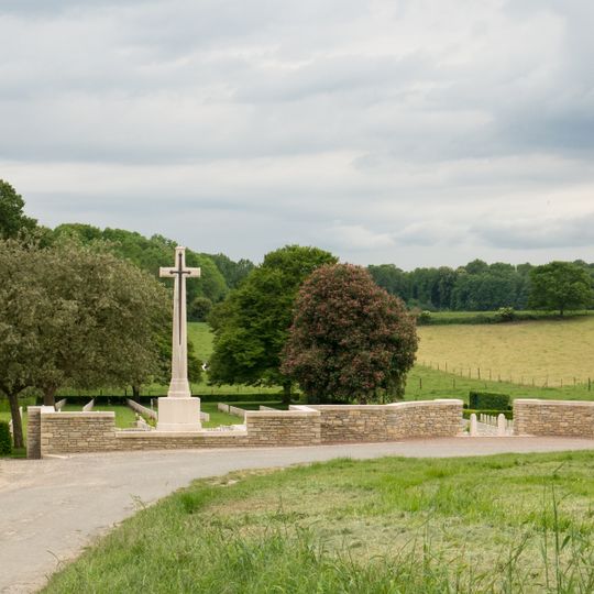 Cimetière militaire de Lapugnoy