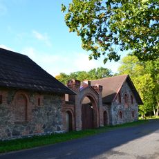 Ravila mõisa karjakastell