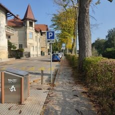 Vila Gruberjevo nabrežje 16