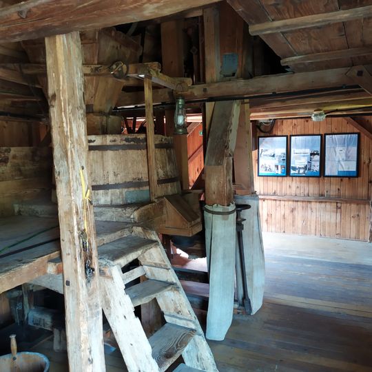 Kolový vodný mlyn, zariadenie technologické