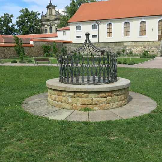 Kašna v zámeckém parku v Rychnově nad Kněžnou