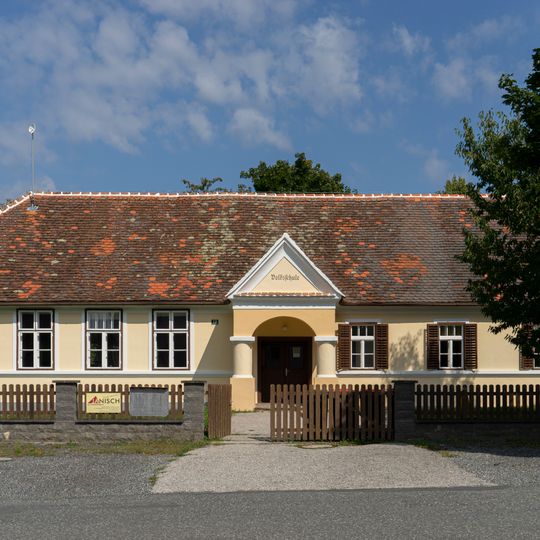 Kindergarten und Volksschule, Siget in der Wart