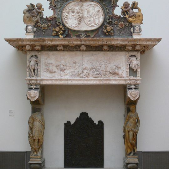 Husum pompous fireplace
