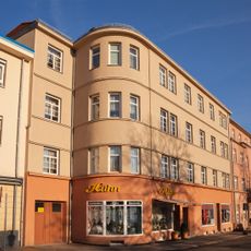Wohnhaus Platz der Oktoberopfer 4