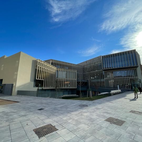 Biblioteca Pilarin Bayés de Vic