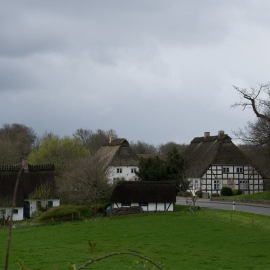 Missunder Fährstraße 19, 20, 22, Hofanlage Hansen-Flüh