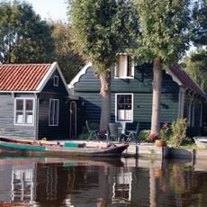 Houten 1-beukig woonhuis onder zadeldak, met rechthoekige plattegrond