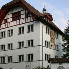Höfli with barn, garden and curtain wall