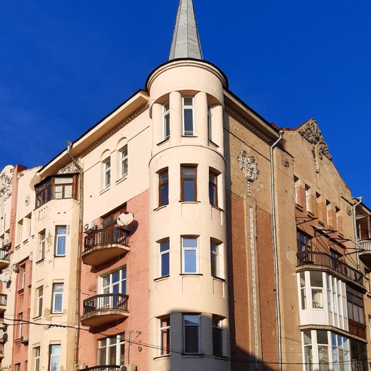 20/24 Reitarska Street