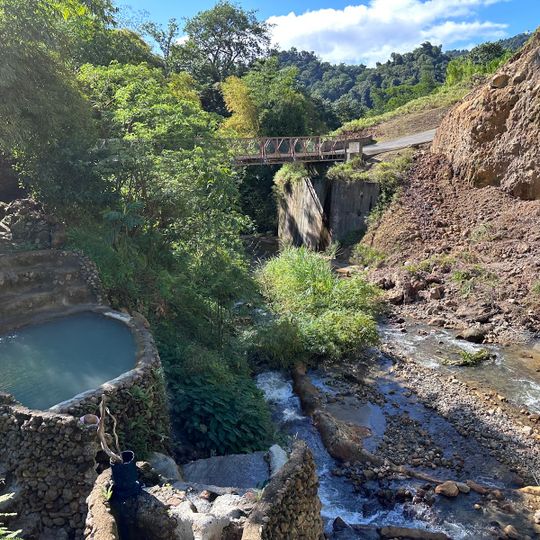 Screws sulphuric pools